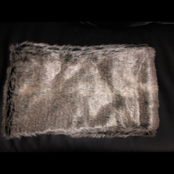 💖 beautiful loft soft scarf 🧣faux fur - Picture 7 of 7